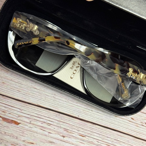 COACH HC8207-544911 Sunglasses LI634 BLACK/DARK VINTAGE TORTO Non-Polarized 57mm - Picture 7 of 8